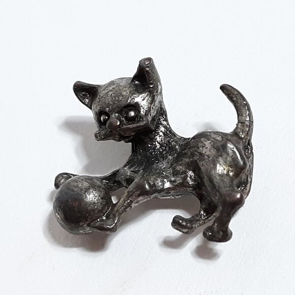 Dog/Cat Pin Animal Lover Tie Tack Pinback Lapel Collectible Collector - Picture 2 of 6